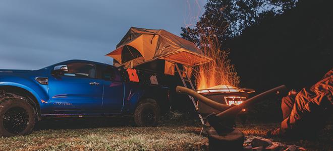 Ford Ranger mit ARB Simpson III Dachzelt auf Rhino-Rack Dachgepäckträger